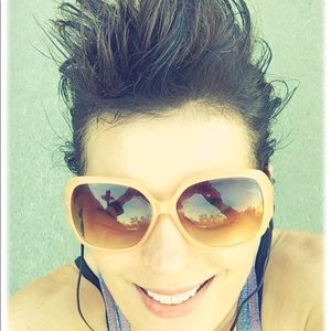 Meet your Posher, Karin